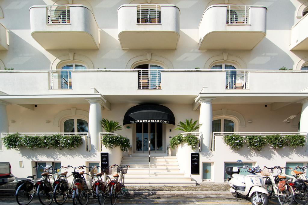Terrazza Marconi Hotel&Spamarine เซนีกัลเลีย ภายนอก รูปภาพ