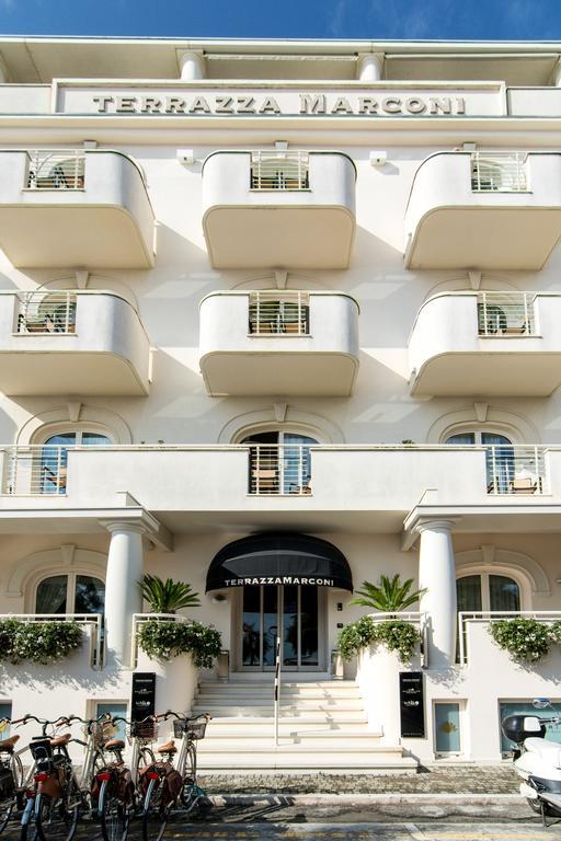 Terrazza Marconi Hotel&Spamarine เซนีกัลเลีย ภายนอก รูปภาพ