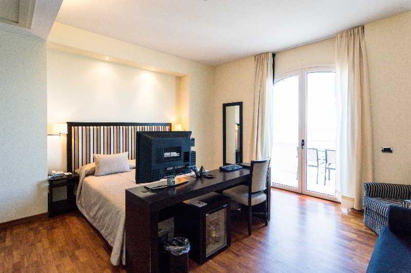 Terrazza Marconi Hotel&Spamarine เซนีกัลเลีย ภายนอก รูปภาพ