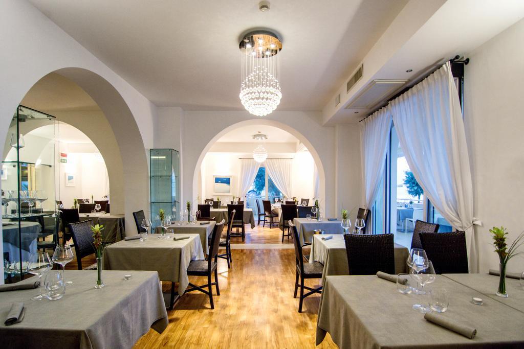 Terrazza Marconi Hotel&Spamarine เซนีกัลเลีย ภายนอก รูปภาพ