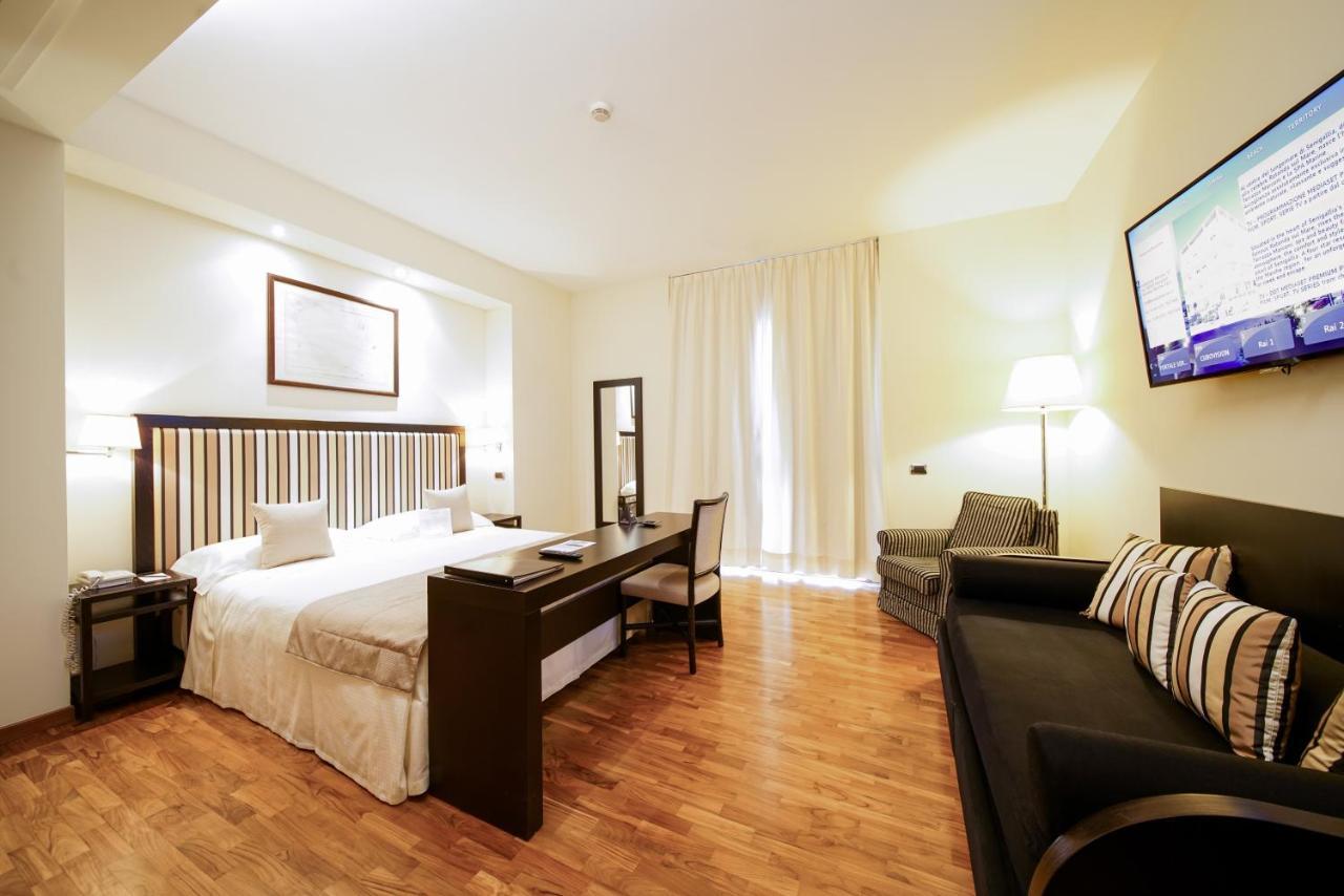 Terrazza Marconi Hotel&Spamarine เซนีกัลเลีย ภายนอก รูปภาพ