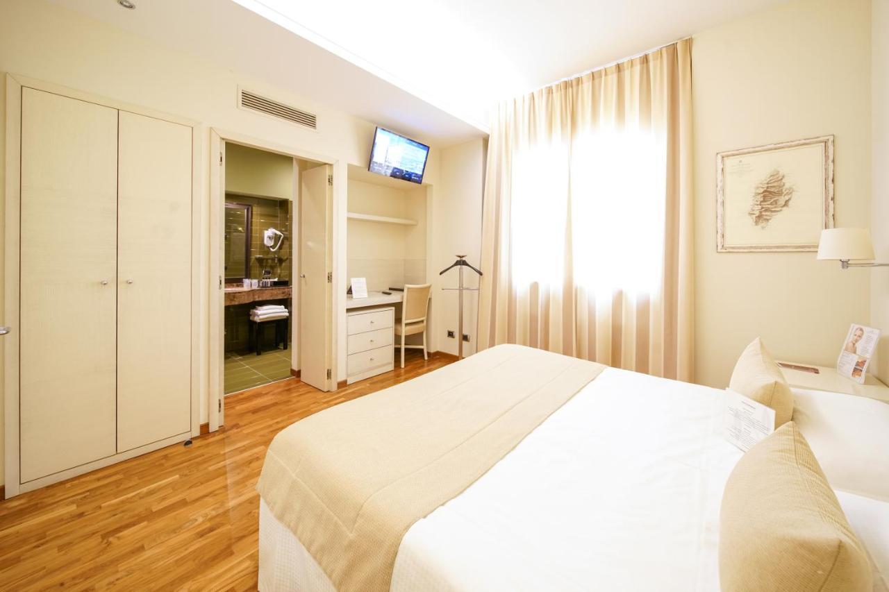 Terrazza Marconi Hotel&Spamarine เซนีกัลเลีย ภายนอก รูปภาพ