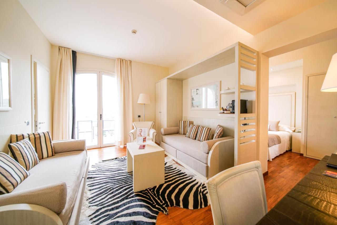 Terrazza Marconi Hotel&Spamarine เซนีกัลเลีย ภายนอก รูปภาพ